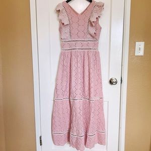 Sleeveless lace dress